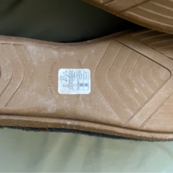 Taos Footwear Blue and Brown Floral Slippers - Picture 4 of 4